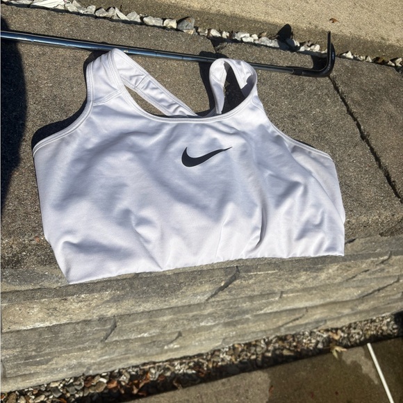 Nike White and Black Sports Bra - Picture 1 of 4